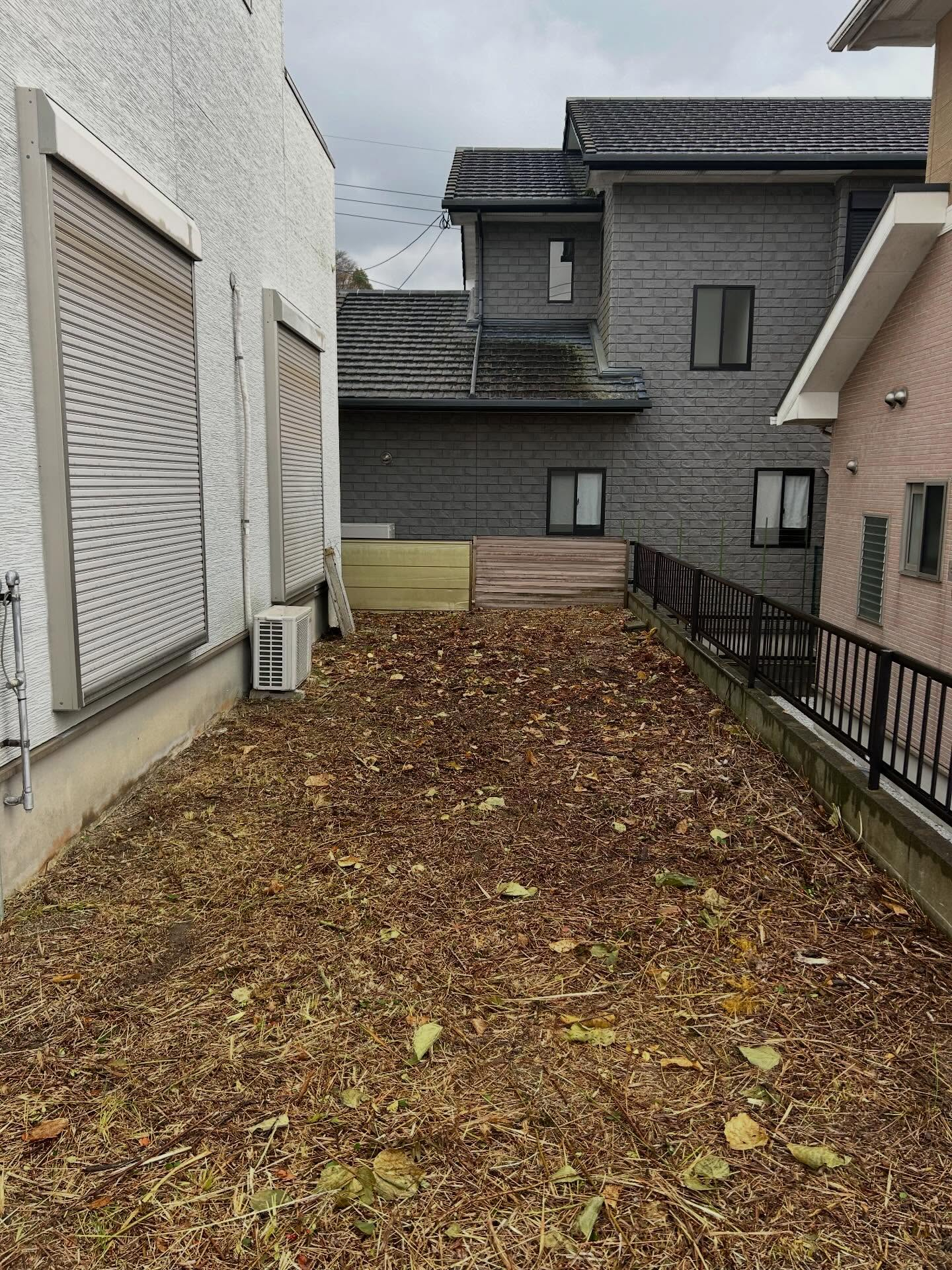 伐採や草刈は、特に広い土地を持っている方にとって、非常に重要